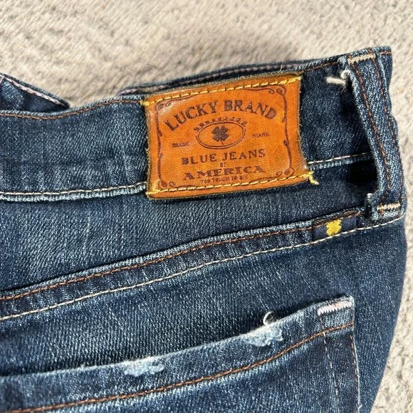 Classic Blue Denim Women's Jeans - Picture 7 of 11